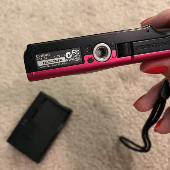 Pink Canon Powershot A2300 HD digital vlog camera - Picture 4 of 4